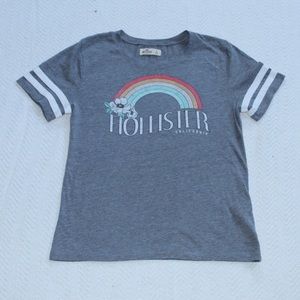 Hollister tee!